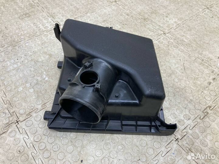 Крышка корпуса воздушного фильтра Toyota Camry