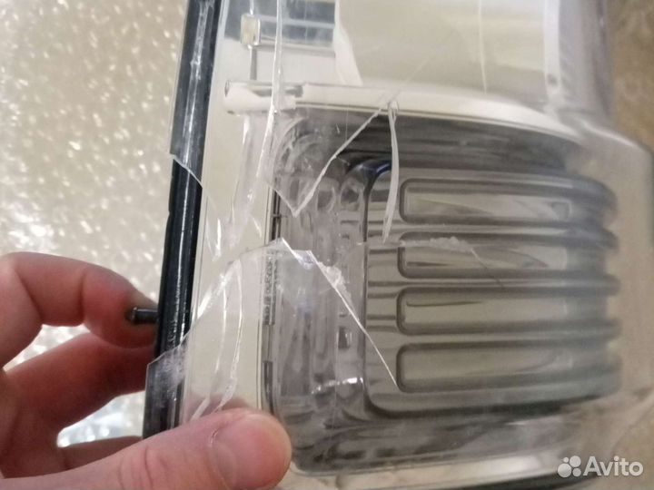 Задняя левая фара на Mitsubishi Pajero 4 (2018г.)