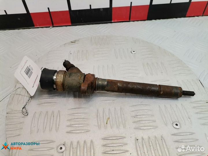 Форсунка Mazda 3 BL 2009 Y60613H50