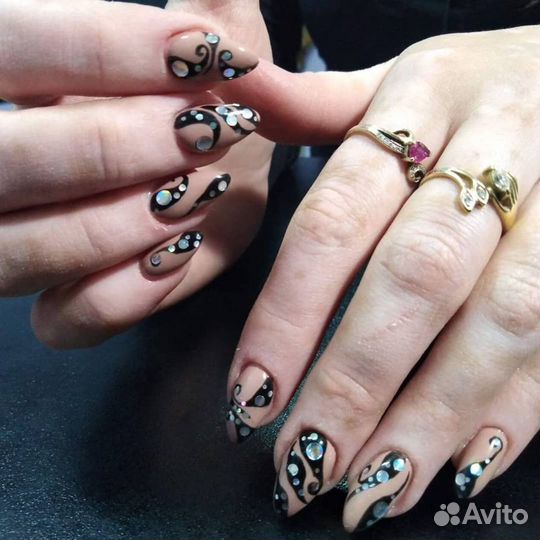 Наращивание ногтей, Окрашивание бровей хной