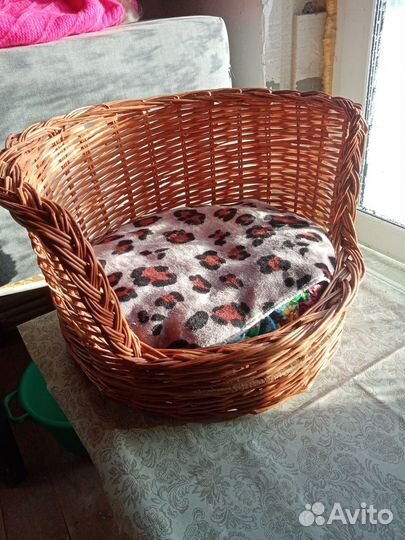 Лежанка для собак и кошек