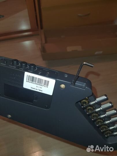 Гитара электроакустическая