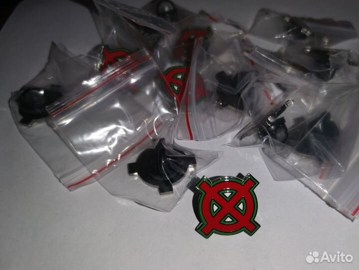 Знаки, значки кельтский крест, разноцветные