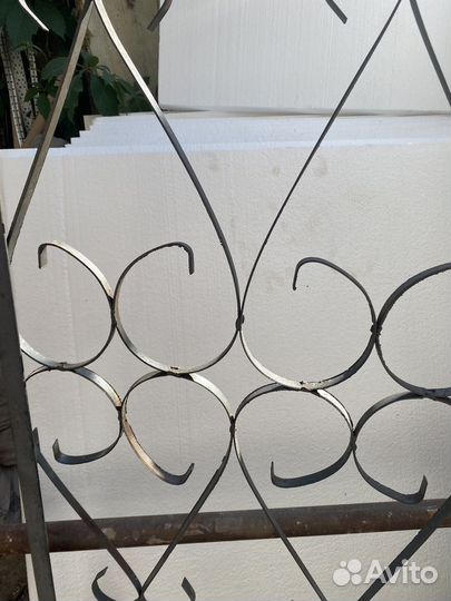 Решетка мнталлическая на окно