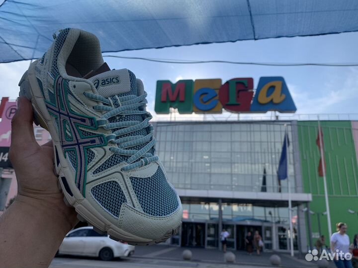 Кроссовки asics