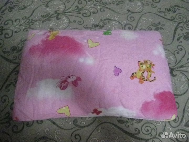 Подушка в кроватку