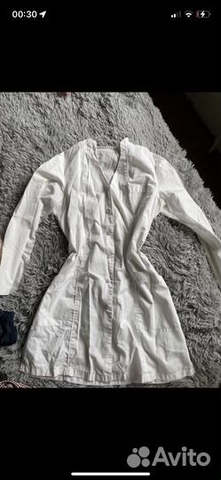 Медицинаская пижама и халат с чепчиками