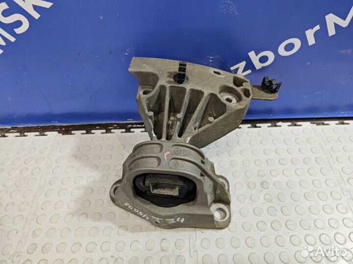 Подушка двигателя правая Nissan Terrano