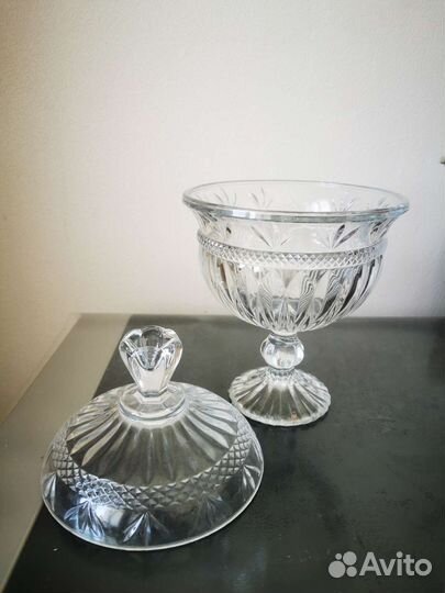 Ваза конфетница на ножке