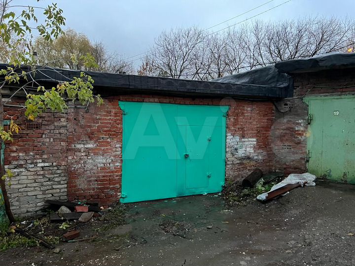 Гараж, > 30 м²