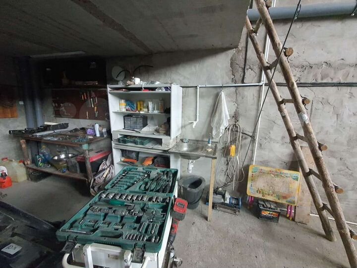 Гараж, > 30 м²