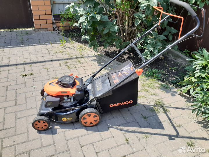Газонокосилка бензиновая самоходная Daewoo