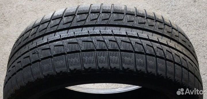 Bridgestone Blizzak Revo2 235/50 R18 97Q