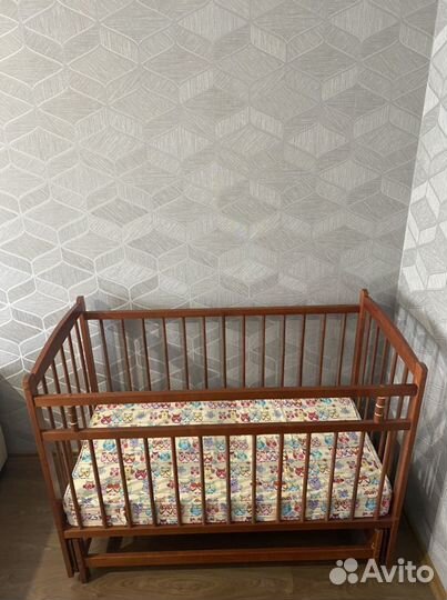 Детская кроватка