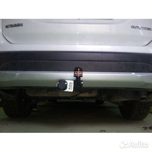 Фаркоп на Mitsubishi Outlander XL 2007-2012