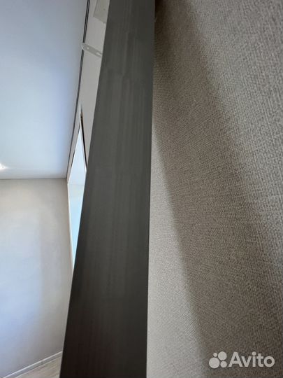 Карниз потолочный 225 см с серой лентой