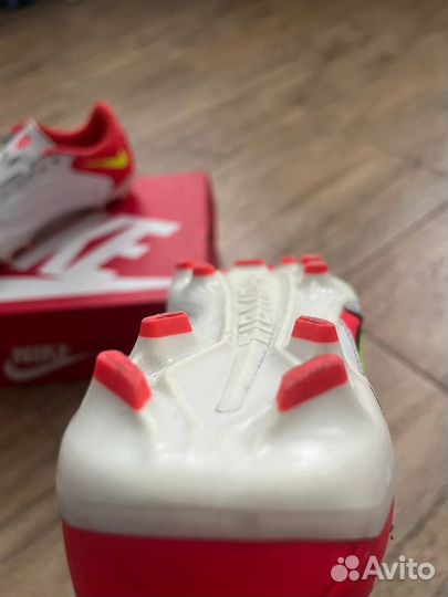 Футбольные бутсы nike tiempo