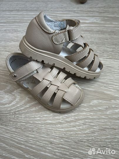 Сандалии детские 25 размер