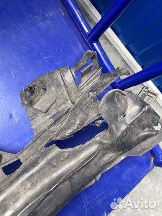 Усилитель бампера volvo