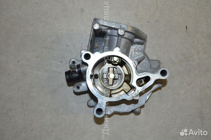 Насос вакуумный 1.8 tsi Passat B7 Golf 6 Tiguan