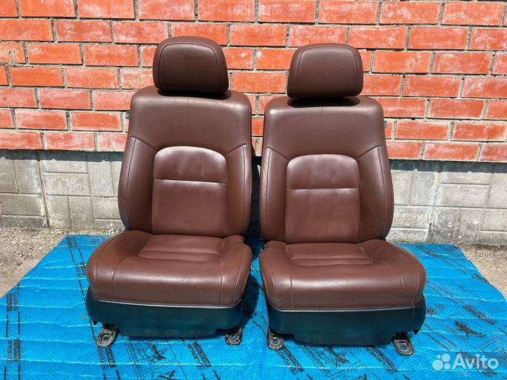 Сиденья передние для Land cruiser 200