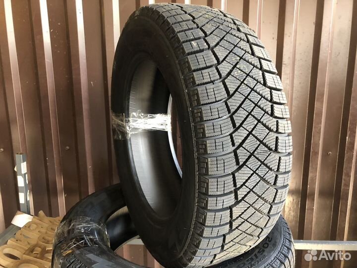 Pirelli Ice Zero FR 205/60 R16 96T