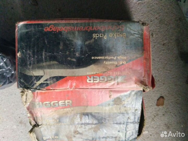 Колодки тормозные, передние toyota RAV4 II (A20)