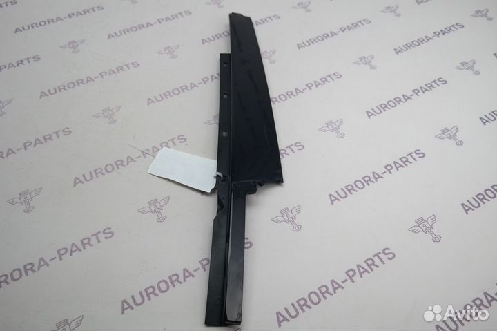 Накладка Range Rover Velar L560 2017