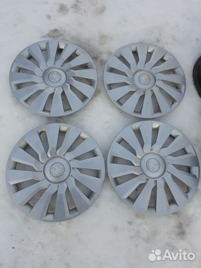 Ориг. штампованные диски с колпакамм skoda rapid