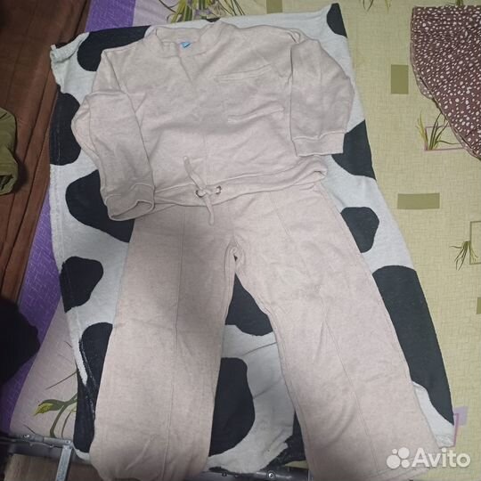 Продам ангоровый костюм на девочку