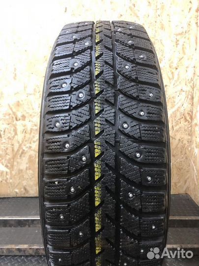 Bridgestone Ice Cruiser 5000 225/65 R17 102T