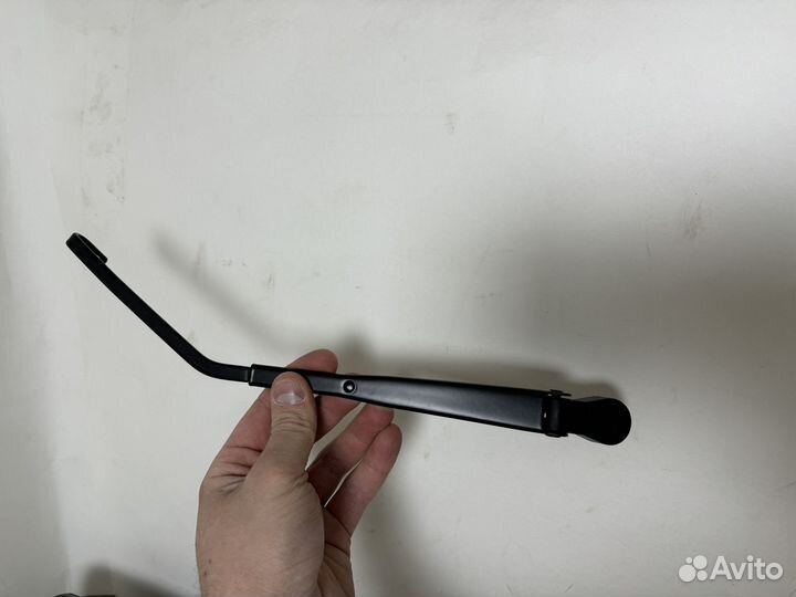 Изогнутый Поводок дворника заднего Нива рычаг