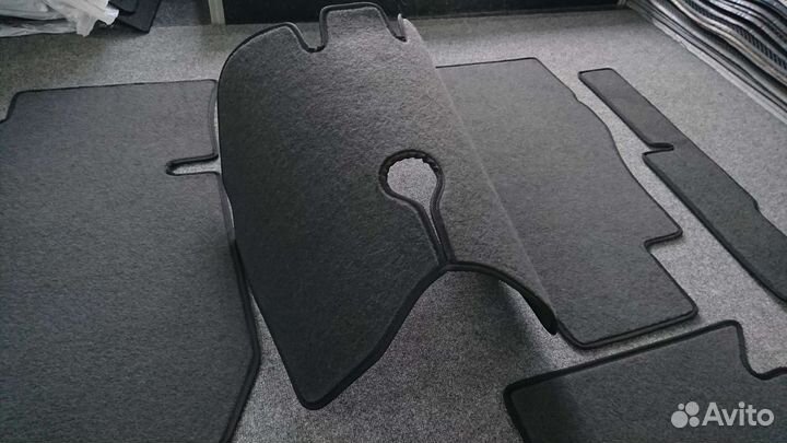 Автоковрики для газ-24, темно-серые
