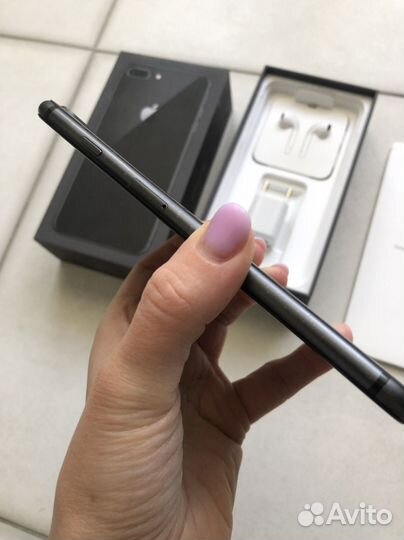 iPhone 8 Plus, 64 ГБ