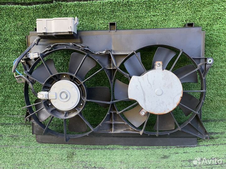 Диффузор радиатора Toyota Avensis AZT250 AZT255