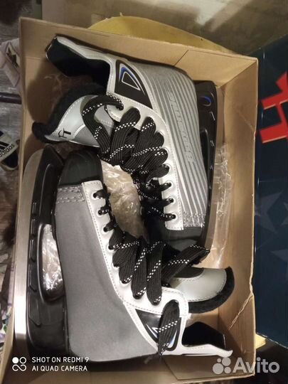 Коньки хоккейные 42 размер