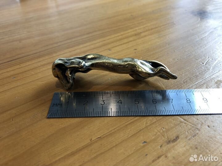 Фигурка. Статуэтка. Такса на стакане. бронза