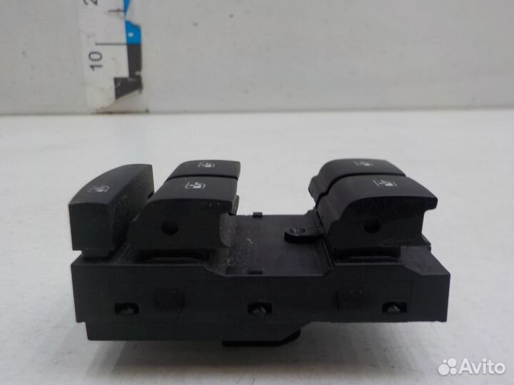 Блок управления стеклоподъемниками Opel Mokka 2012