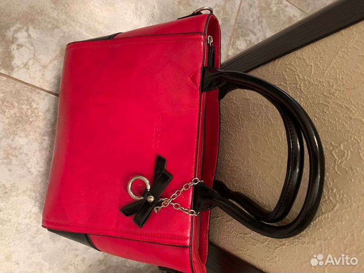 Сумка женская красная блестящая