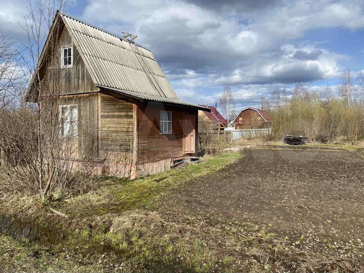 Дача 15 м² на участке 8 сот.