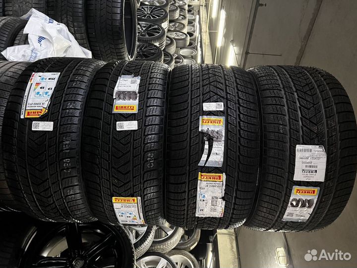 Pirelli Scorpion Winter 315/30 R22