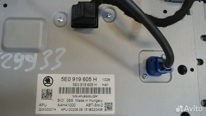 Панель управления магнитолой Skoda Octavia (A7), 2