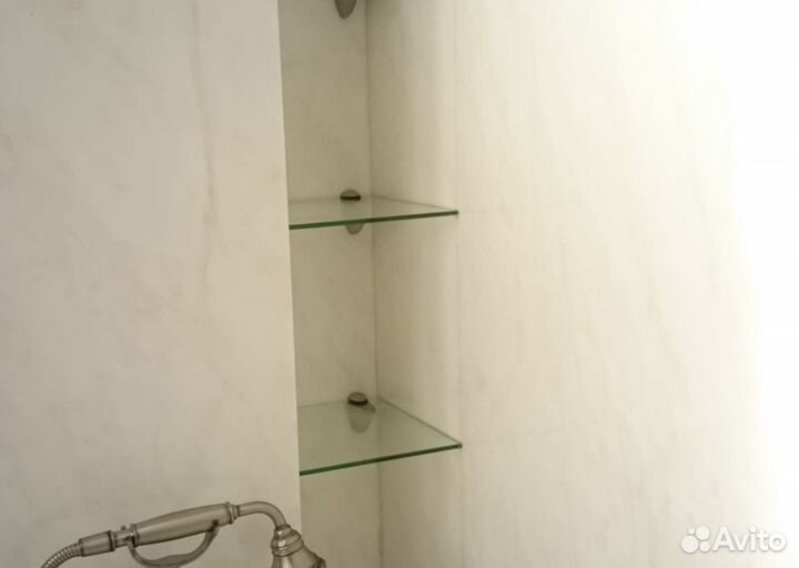 Полка из стекла на заказ