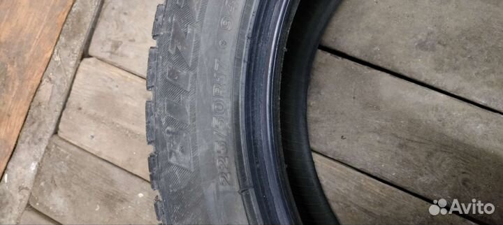 Bridgestone Blizzak Ice 225/50 R17