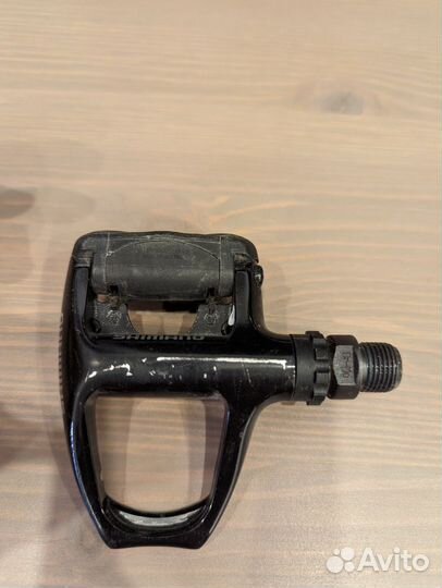 Контактные педали Shimano PD-R540