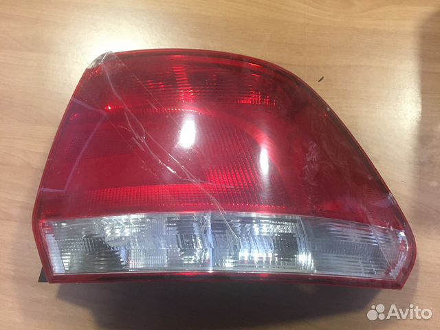 Фонарь задний правый volkswagen polo sedan