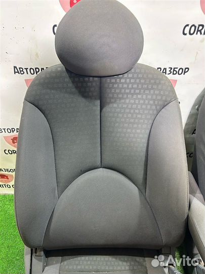 Сиденья передние Kia Rio 2 JB G4EE 2006