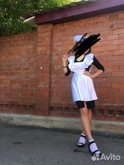 Белый школьный фартук выпускной