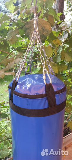 Боксерские мешки (груши) с хранения