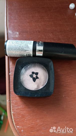 Тени и помада